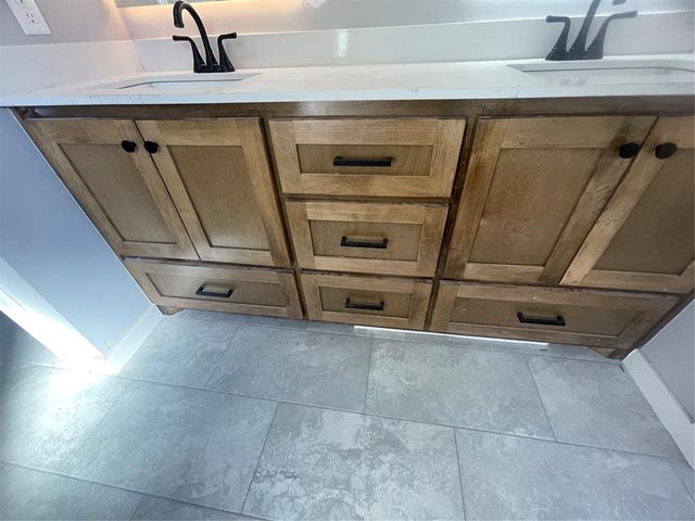 4516 Hambletonian Lane, Mustang, OK 73064