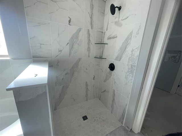 4516 Hambletonian Lane, Mustang, OK 73064