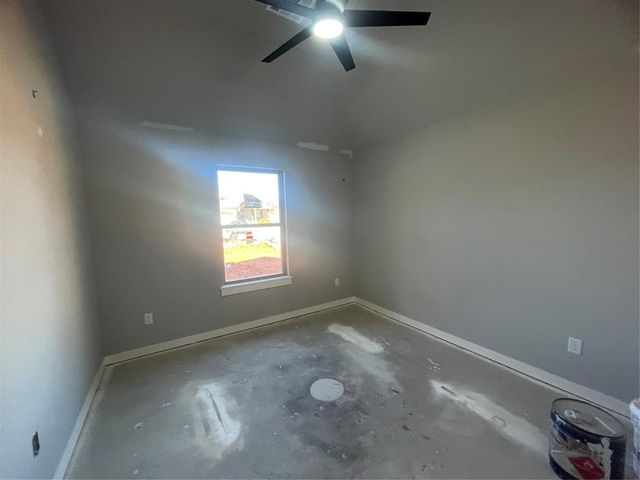 4516 Hambletonian Lane, Mustang, OK 73064