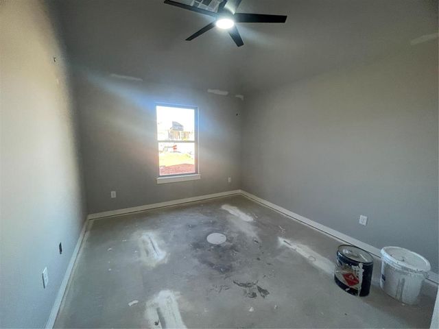 4516 Hambletonian Lane, Mustang, OK 73064