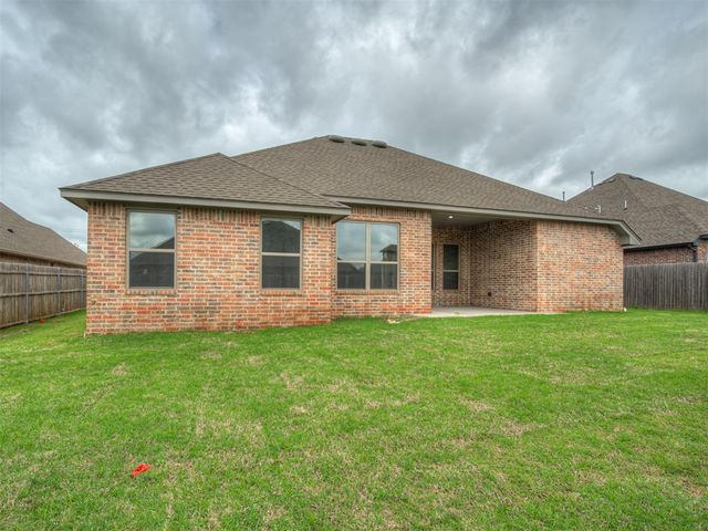 4516 Hambletonian Lane, Mustang, OK 73064