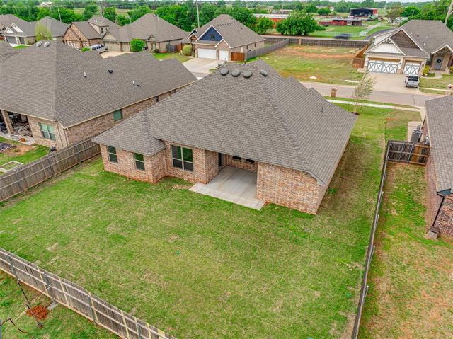 4516 Hambletonian Lane, Mustang, OK 73064