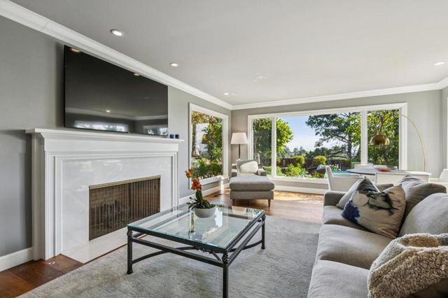 995 Woodland Drive, Hillsborough, CA 94010