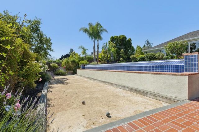 995 Woodland Drive, Hillsborough, CA 94010