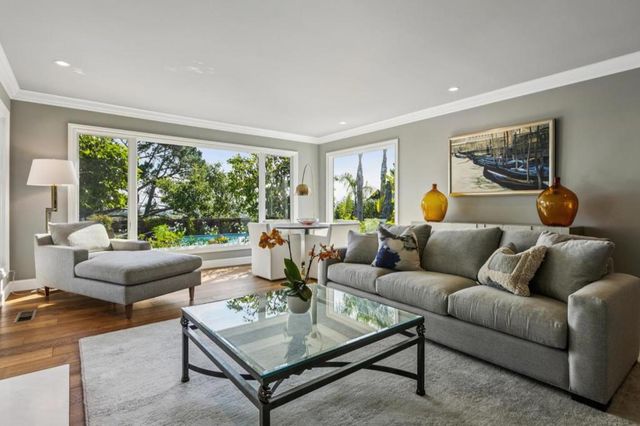 995 Woodland Drive, Hillsborough, CA 94010