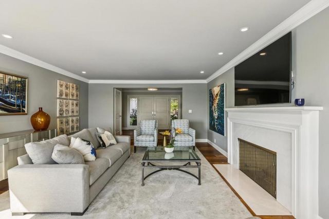 995 Woodland Drive, Hillsborough, CA 94010