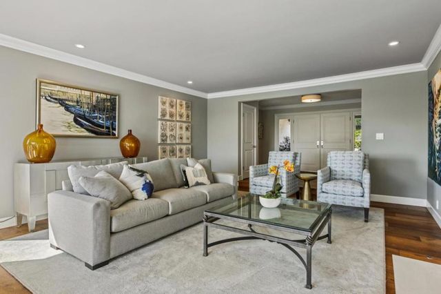 995 Woodland Drive, Hillsborough, CA 94010