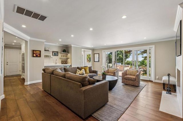 995 Woodland Drive, Hillsborough, CA 94010