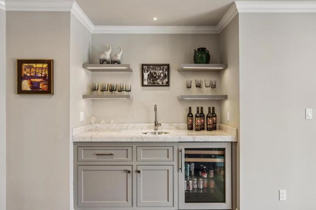 995 Woodland Drive, Hillsborough, CA 94010