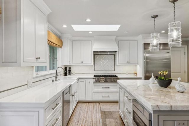 995 Woodland Drive, Hillsborough, CA 94010