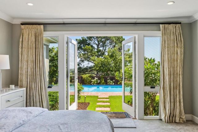 995 Woodland Drive, Hillsborough, CA 94010
