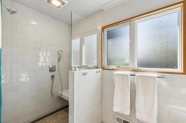 995 Woodland Drive, Hillsborough, CA 94010