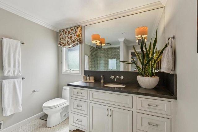 995 Woodland Drive, Hillsborough, CA 94010