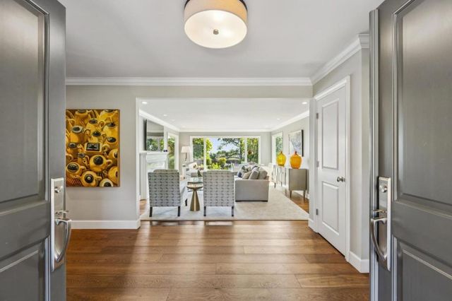 995 Woodland Drive, Hillsborough, CA 94010