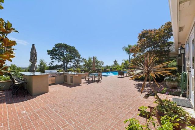 995 Woodland Drive, Hillsborough, CA 94010