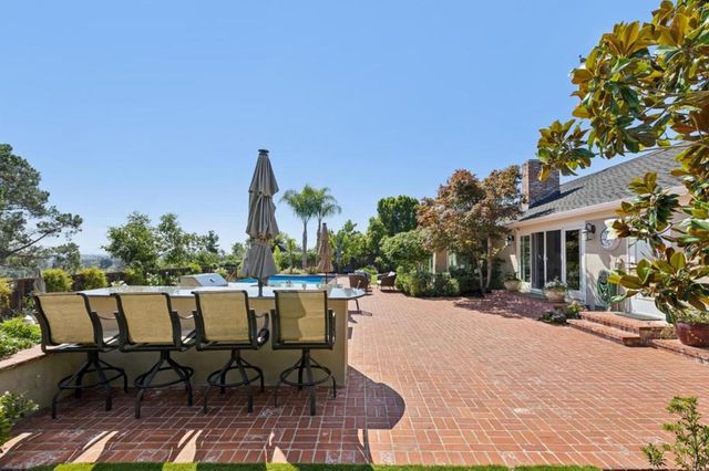 995 Woodland Drive, Hillsborough, CA 94010