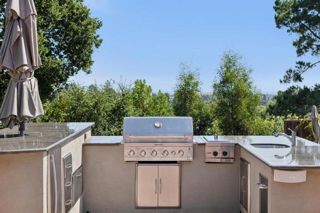 995 Woodland Drive, Hillsborough, CA 94010