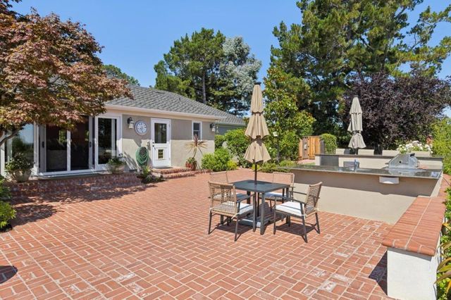 995 Woodland Drive, Hillsborough, CA 94010