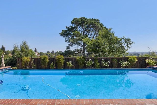 995 Woodland Drive, Hillsborough, CA 94010