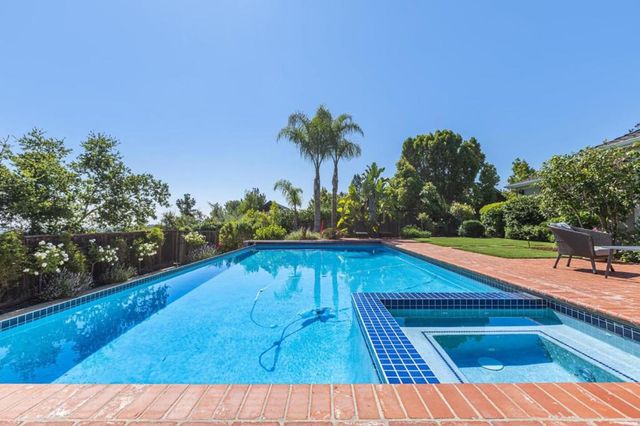 995 Woodland Drive, Hillsborough, CA 94010