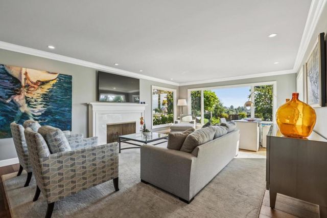 995 Woodland Drive, Hillsborough, CA 94010