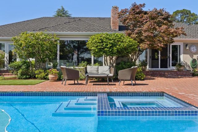 995 Woodland Drive, Hillsborough, CA 94010