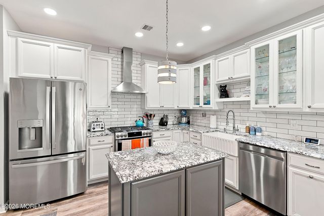 28 Sherwood Drive, Monroe Twp, NJ 08831