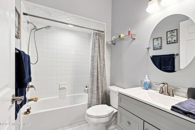 28 Sherwood Drive, Monroe Twp, NJ 08831