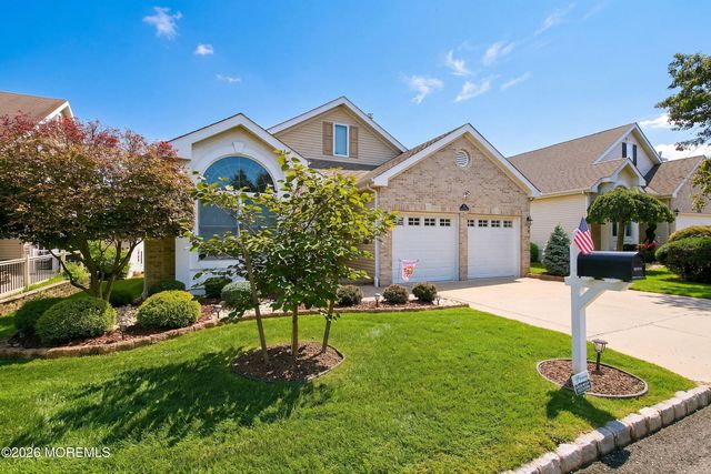 28 Sherwood Drive, Monroe Twp, NJ 08831