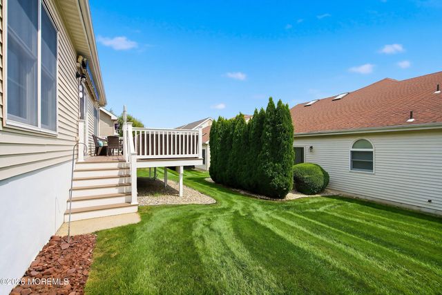 28 Sherwood Drive, Monroe Twp, NJ 08831