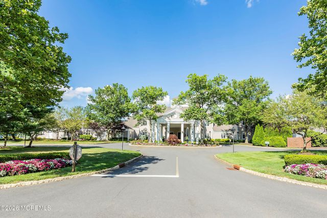 28 Sherwood Drive, Monroe Twp, NJ 08831