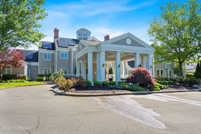 28 Sherwood Drive, Monroe Twp, NJ 08831