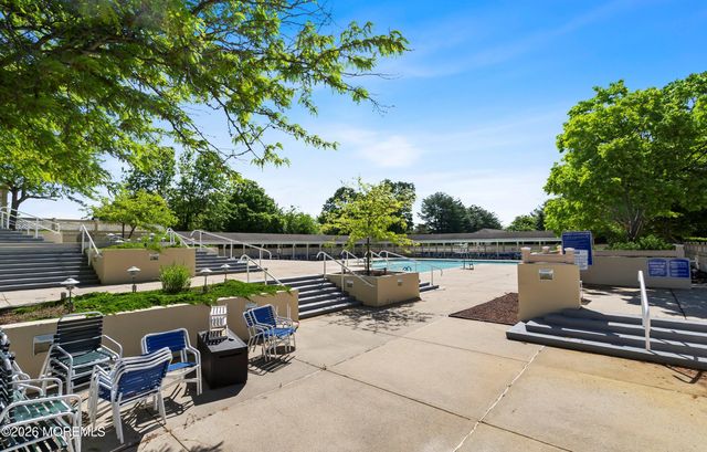 28 Sherwood Drive, Monroe Twp, NJ 08831
