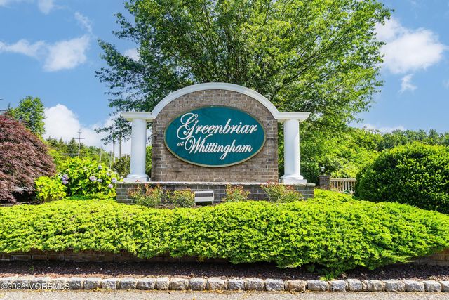28 Sherwood Drive, Monroe Twp, NJ 08831