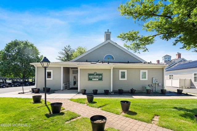 28 Sherwood Drive, Monroe Twp, NJ 08831