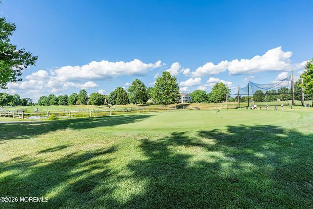 28 Sherwood Drive, Monroe Twp, NJ 08831