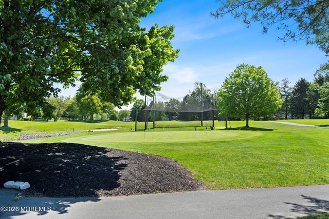 28 Sherwood Drive, Monroe Twp, NJ 08831