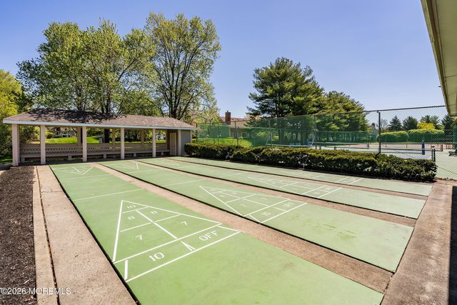 28 Sherwood Drive, Monroe Twp, NJ 08831