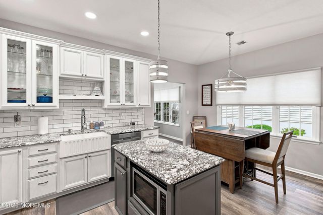 28 Sherwood Drive, Monroe Twp, NJ 08831