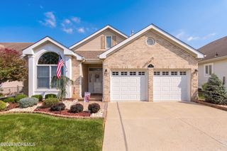 28 Sherwood Drive, Monroe Twp, NJ 08831