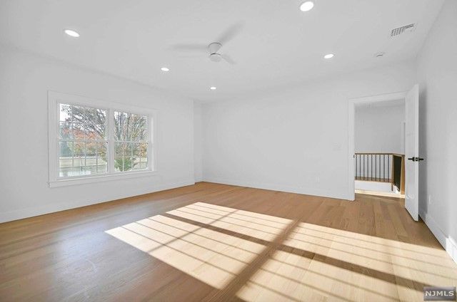 16 Fernwood Avenue, Roseland, NJ 07068