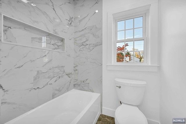16 Fernwood Avenue, Roseland, NJ 07068