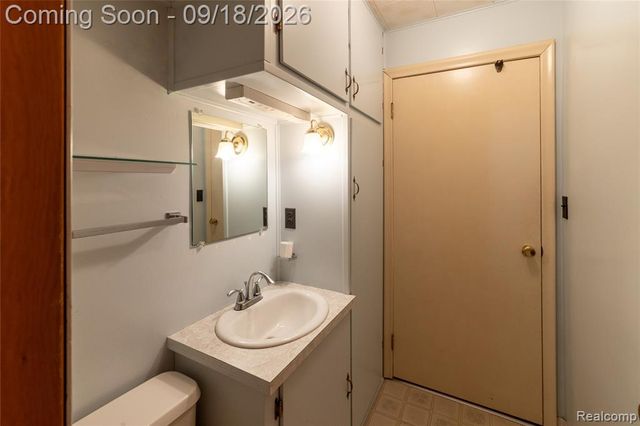 7555 Ore Lake Road, Brighton, MI 48116