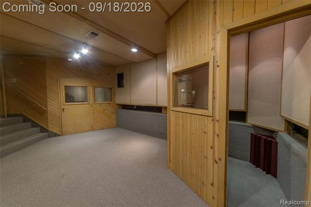 7555 Ore Lake Road, Brighton, MI 48116