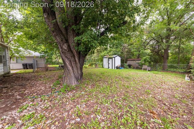 7555 Ore Lake Road, Brighton, MI 48116