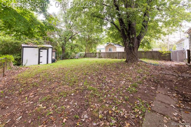 7555 Ore Lake Road, Brighton, MI 48116