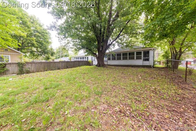 7555 Ore Lake Road, Brighton, MI 48116