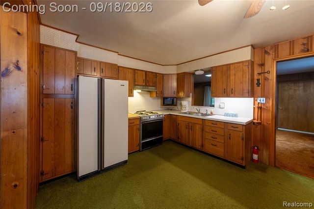 7555 Ore Lake Road, Brighton, MI 48116