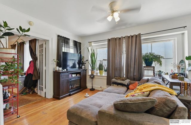 401 S 38th Avenue, Omaha, NE 68131