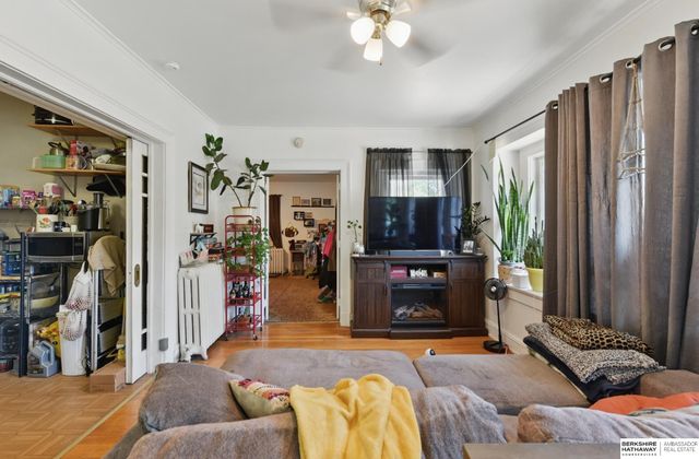 401 S 38th Avenue, Omaha, NE 68131